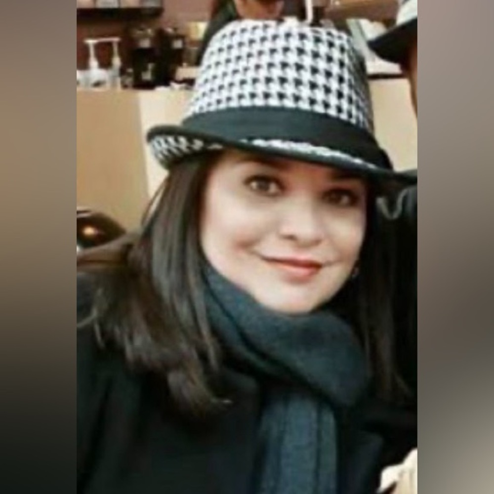 Woman’s Hat - Picture 2 of 7